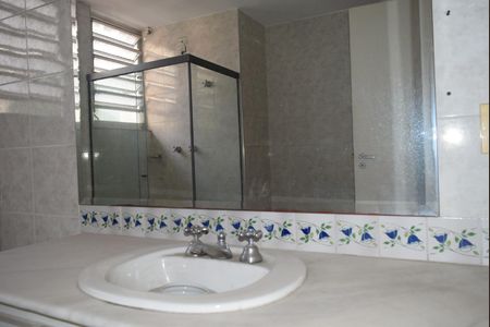 Apartamento à venda com 165m², 3 quartos e 1 vagaBanheiro da Suíte