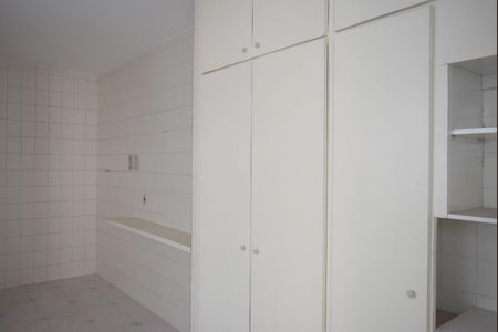 Apartamento à venda com 165m², 3 quartos e 1 vagaÁrea de Serviço