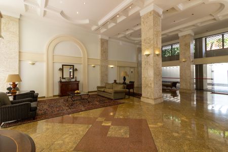 Apartamento à venda com 436m², 4 quartos e 4 vagas Apartamento à venda com 436m², 4 quartos e 4 vagasÁrea comum - Hall Social