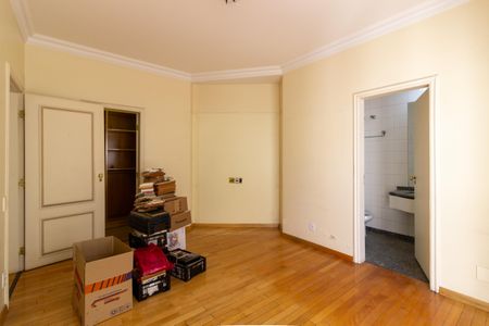 Apartamento à venda com 436m², 4 quartos e 4 vagas Apartamento à venda com 436m², 4 quartos e 4 vagasSuíte 1
