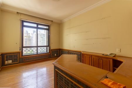 Apartamento à venda com 436m², 4 quartos e 4 vagas Apartamento à venda com 436m², 4 quartos e 4 vagasSuíte 2