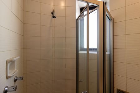 Apartamento à venda com 436m², 4 quartos e 4 vagas Apartamento à venda com 436m², 4 quartos e 4 vagasBanheiro da Suíte 4