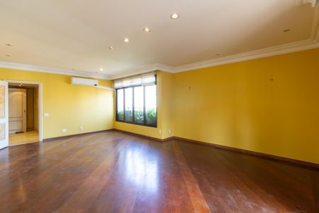 Apartamento à venda com 436m², 4 quartos e 4 vagas Apartamento à venda com 436m², 4 quartos e 4 vagasSala de Jantar