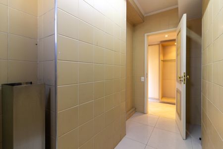 Apartamento à venda com 436m², 4 quartos e 4 vagas Apartamento à venda com 436m², 4 quartos e 4 vagasÁrea de Serviço