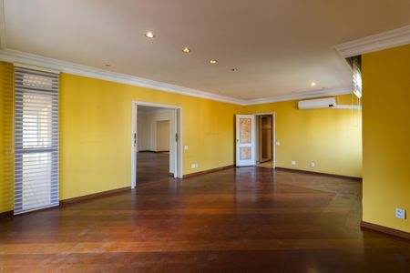 Apartamento à venda com 436m², 4 quartos e 4 vagas Apartamento à venda com 436m², 4 quartos e 4 vagasSala de Jantar