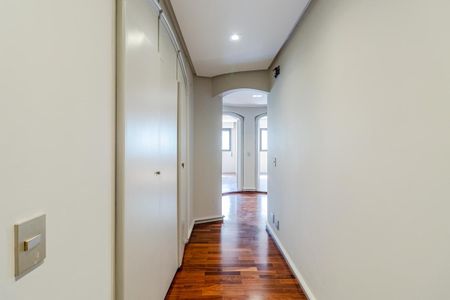 Apartamento à venda com 469m², 4 quartos e 4 vagasCorredor