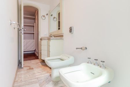 Apartamento à venda com 469m², 4 quartos e 4 vagasBanheiro da Suíte 3