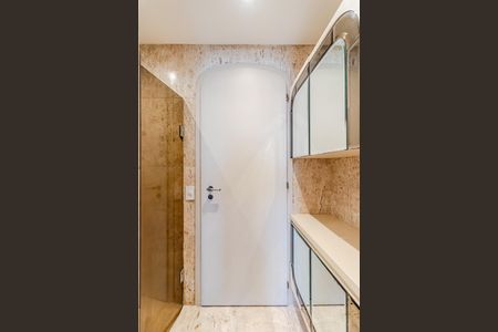 Apartamento à venda com 469m², 4 quartos e 4 vagasBanheiro da Suíte master