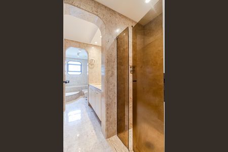 Apartamento à venda com 469m², 4 quartos e 4 vagasBanheiro da Suíte master