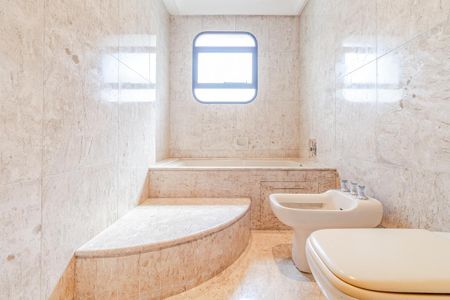 Apartamento à venda com 469m², 4 quartos e 4 vagasBanheiro da Suíte master