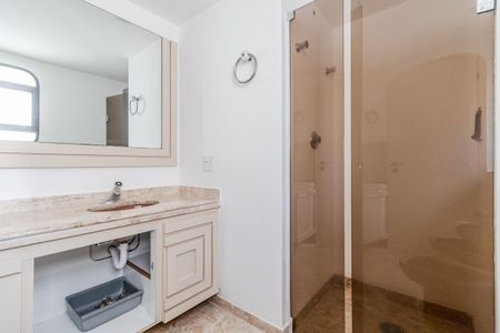 Apartamento à venda com 469m², 4 quartos e 4 vagasBanheiro da Suíte 1