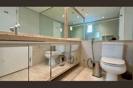 Apartamento à venda com 113m², 2 quartos e 2 vagas Apartamento à venda com 113m², 2 quartos e 2 vagasBanheiro da Suíte 2