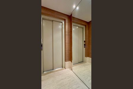 Apartamento à venda com 113m², 2 quartos e 2 vagas Apartamento à venda com 113m², 2 quartos e 2 vagasHall de entrada
