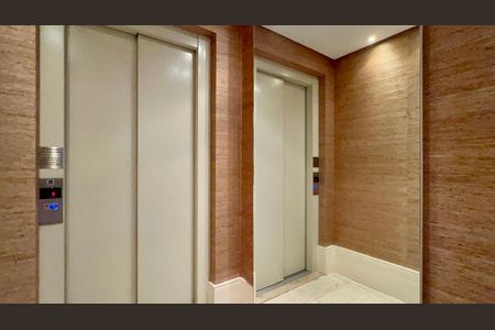 Apartamento à venda com 113m², 2 quartos e 2 vagas Apartamento à venda com 113m², 2 quartos e 2 vagasHall de entrada