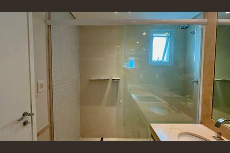 Apartamento à venda com 113m², 2 quartos e 2 vagas Apartamento à venda com 113m², 2 quartos e 2 vagasBanheiro da Suíte 2