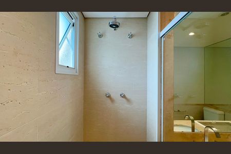 Apartamento à venda com 113m², 2 quartos e 2 vagas Apartamento à venda com 113m², 2 quartos e 2 vagasBanheiro da Suíte 2