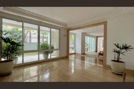 Apartamento à venda com 113m², 2 quartos e 2 vagas Apartamento à venda com 113m², 2 quartos e 2 vagasHall social