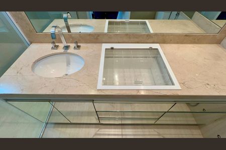 Apartamento à venda com 113m², 2 quartos e 2 vagas Apartamento à venda com 113m², 2 quartos e 2 vagasBanheiro da Suíte 2