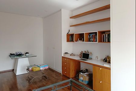 Apartamento à venda com 176m², 3 quartos e 2 vagasQuarto 2