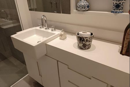 Apartamento à venda com 176m², 3 quartos e 2 vagasBanheiro social