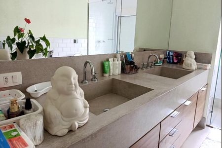 Apartamento à venda com 176m², 3 quartos e 2 vagasBanheiro da Suíte