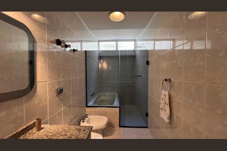 Apartamento à venda com 132m², 3 quartos e 1 vagaBanheiro