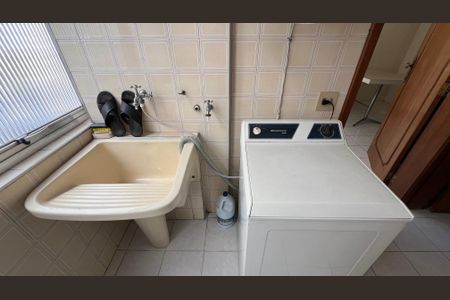 Apartamento à venda com 132m², 3 quartos e 1 vagaÁrea de Serviço