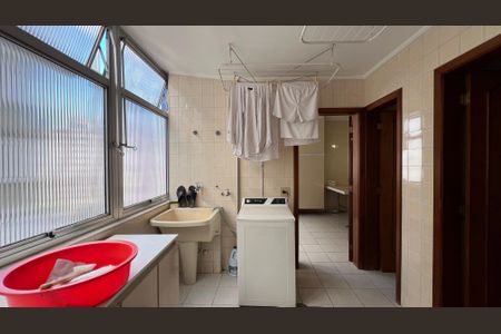 Apartamento à venda com 132m², 3 quartos e 1 vagaÁrea de Serviço