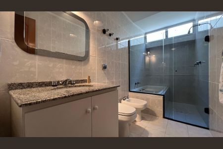 Apartamento à venda com 132m², 3 quartos e 1 vagaBanheiro