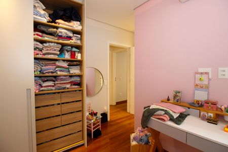 Apartamento à venda com 205m², 3 quartos e 4 vagasSuíte 2