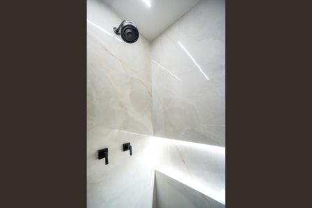 Apartamento à venda com 80m², 2 quartos e 1 vagaChuveiro