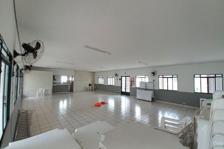 Apartamento para alugar com 43m², 2 quartos e 1 vaga Apartamento para alugar com 43m², 2 quartos e 1 vagaÁrea comum - Salão de festas