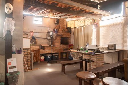 Casa à venda com 234m², 3 quartos e sem vagaPiso superior - Salão/Churrasqueira