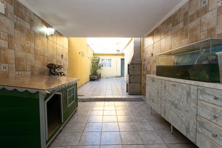 Casa à venda com 186m², 2 quartos e 6 vagas Casa à venda com 186m², 2 quartos e 6 vagasQuintal