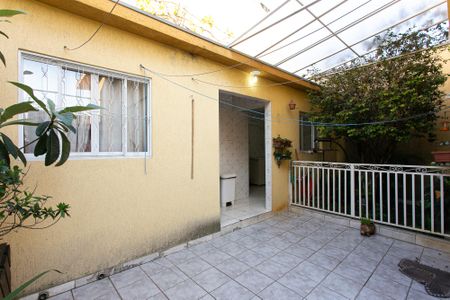 Casa à venda com 186m², 2 quartos e 6 vagas Casa à venda com 186m², 2 quartos e 6 vagasQuintal