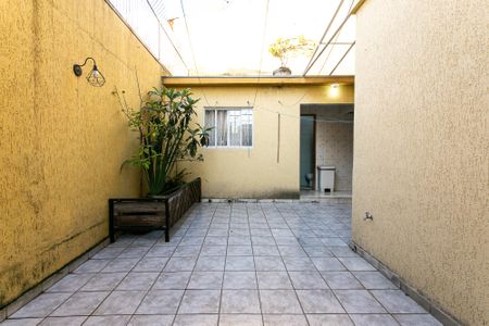 Casa à venda com 186m², 2 quartos e 6 vagas Casa à venda com 186m², 2 quartos e 6 vagasQuintal