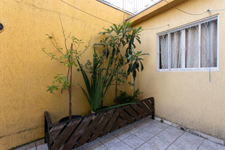 Casa à venda com 186m², 2 quartos e 6 vagas Casa à venda com 186m², 2 quartos e 6 vagasQuintal