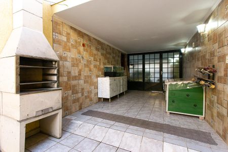 Casa à venda com 186m², 2 quartos e 6 vagas Casa à venda com 186m², 2 quartos e 6 vagasChurrasqueira