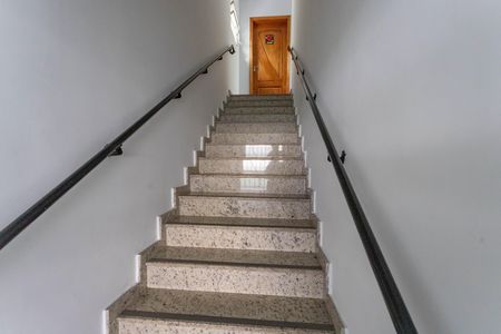 Apartamento à venda com 79m², 2 quartos e 2 vagas Apartamento à venda com 79m², 2 quartos e 2 vagasEscada do prédio