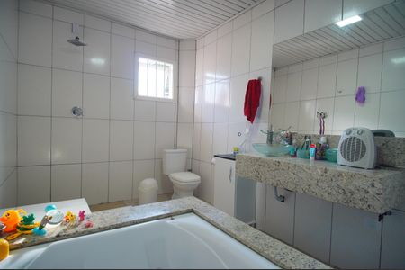 Casa à venda com 169m², 2 quartos e 1 vagaBanheiro da Suíte