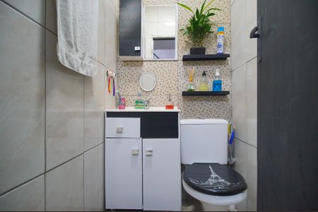 Casa à venda com 169m², 2 quartos e 1 vagaLavabo