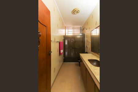 Casa à venda com 180m², 2 quartos e 2 vagasBanheiro Social