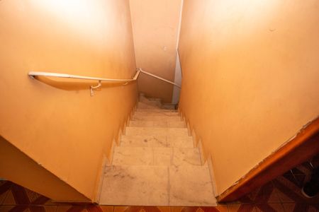 Casa à venda com 210m², 4 quartos e 2 vagasEscada