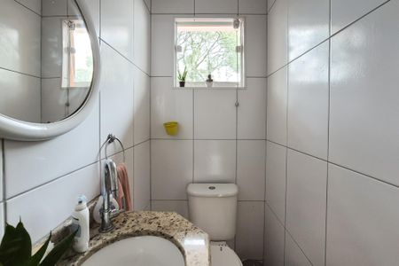 Casa à venda com 180m², 3 quartos e 3 vagas Casa à venda com 180m², 3 quartos e 3 vagasLavabo