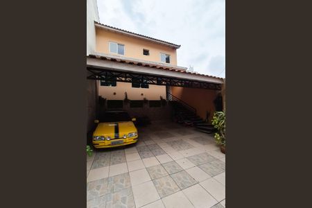 Casa à venda com 180m², 3 quartos e 3 vagas Casa à venda com 180m², 3 quartos e 3 vagasGaragem