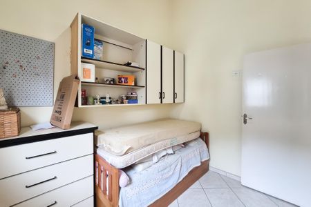 Casa à venda com 180m², 3 quartos e 3 vagas Casa à venda com 180m², 3 quartos e 3 vagasQuarto 2