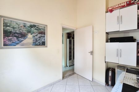 Casa à venda com 180m², 3 quartos e 3 vagas Casa à venda com 180m², 3 quartos e 3 vagasQuarto 2Quarto 1