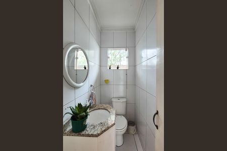 Casa à venda com 180m², 3 quartos e 3 vagas Casa à venda com 180m², 3 quartos e 3 vagasLavabo