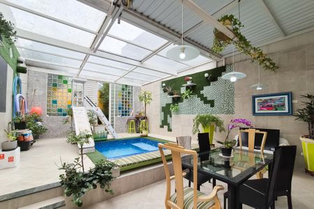 Casa à venda com 180m², 3 quartos e 3 vagas Casa à venda com 180m², 3 quartos e 3 vagasÁrea de Serviço