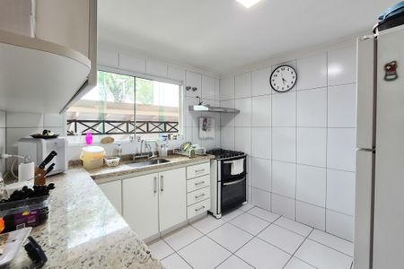 Casa à venda com 180m², 3 quartos e 3 vagas Casa à venda com 180m², 3 quartos e 3 vagasCozinha